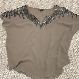 Short sleeved top